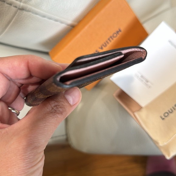 Authentic LV 6 Key holder! Damier ebene with pink inside! - Picture 7 of 17